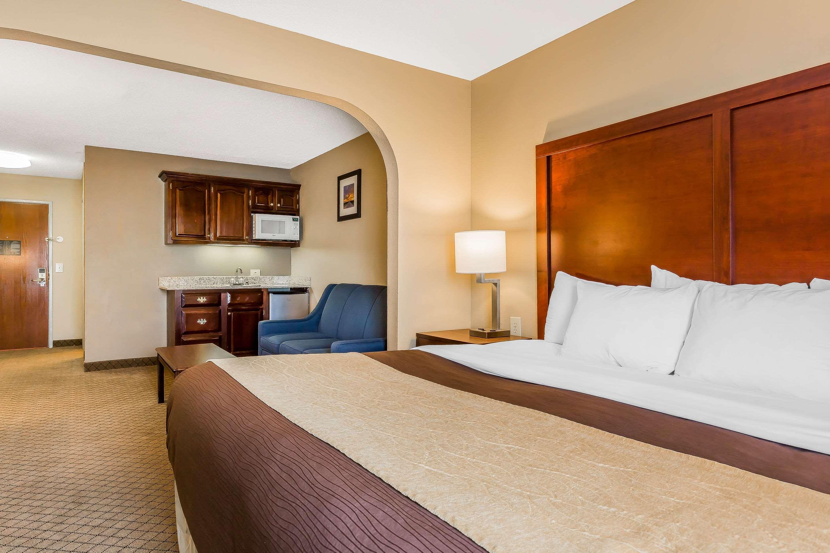 Comfort Inn & Suites Mishawaka-Саут-Бенд Экстерьер фото
