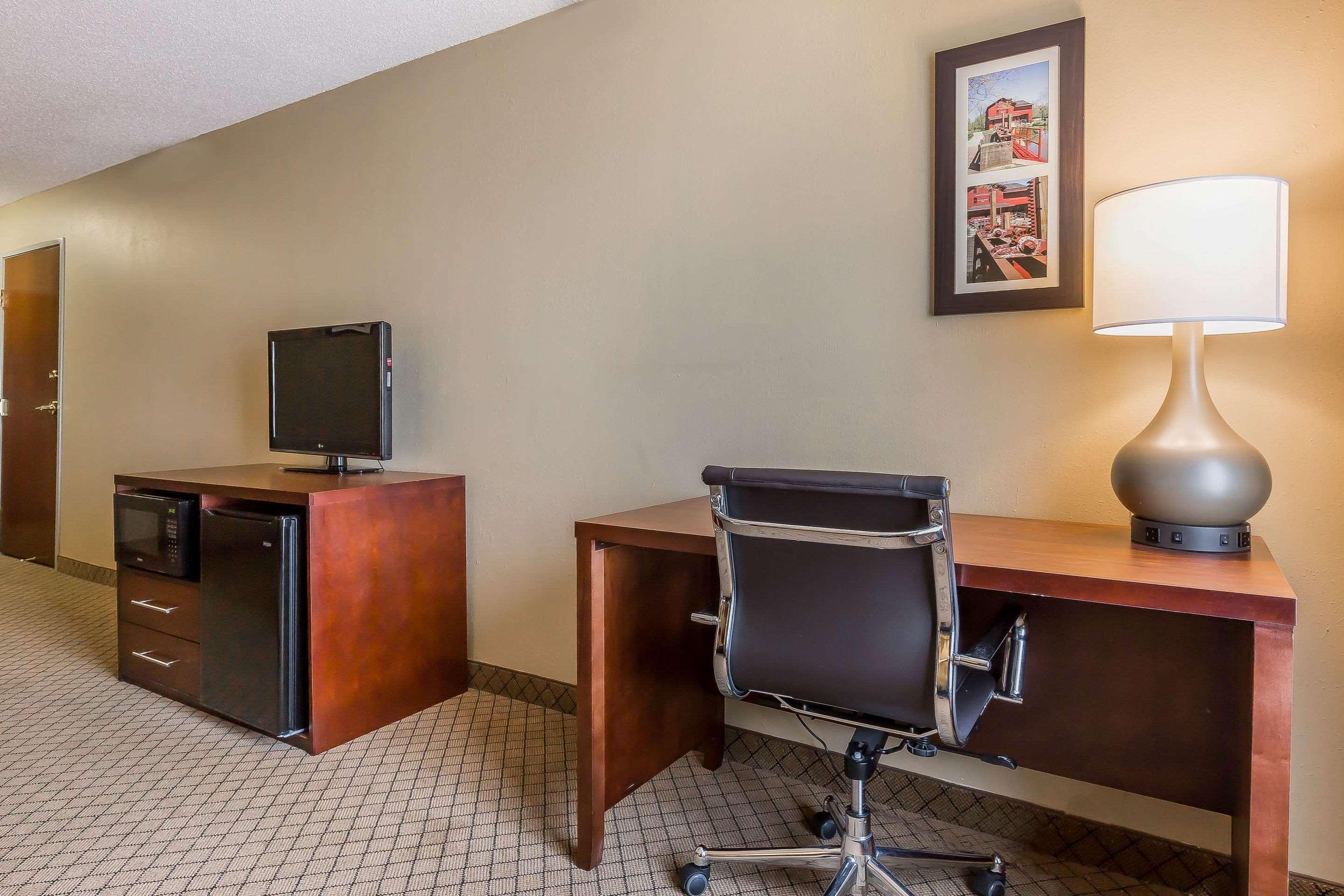 Comfort Inn & Suites Mishawaka-Саут-Бенд Экстерьер фото