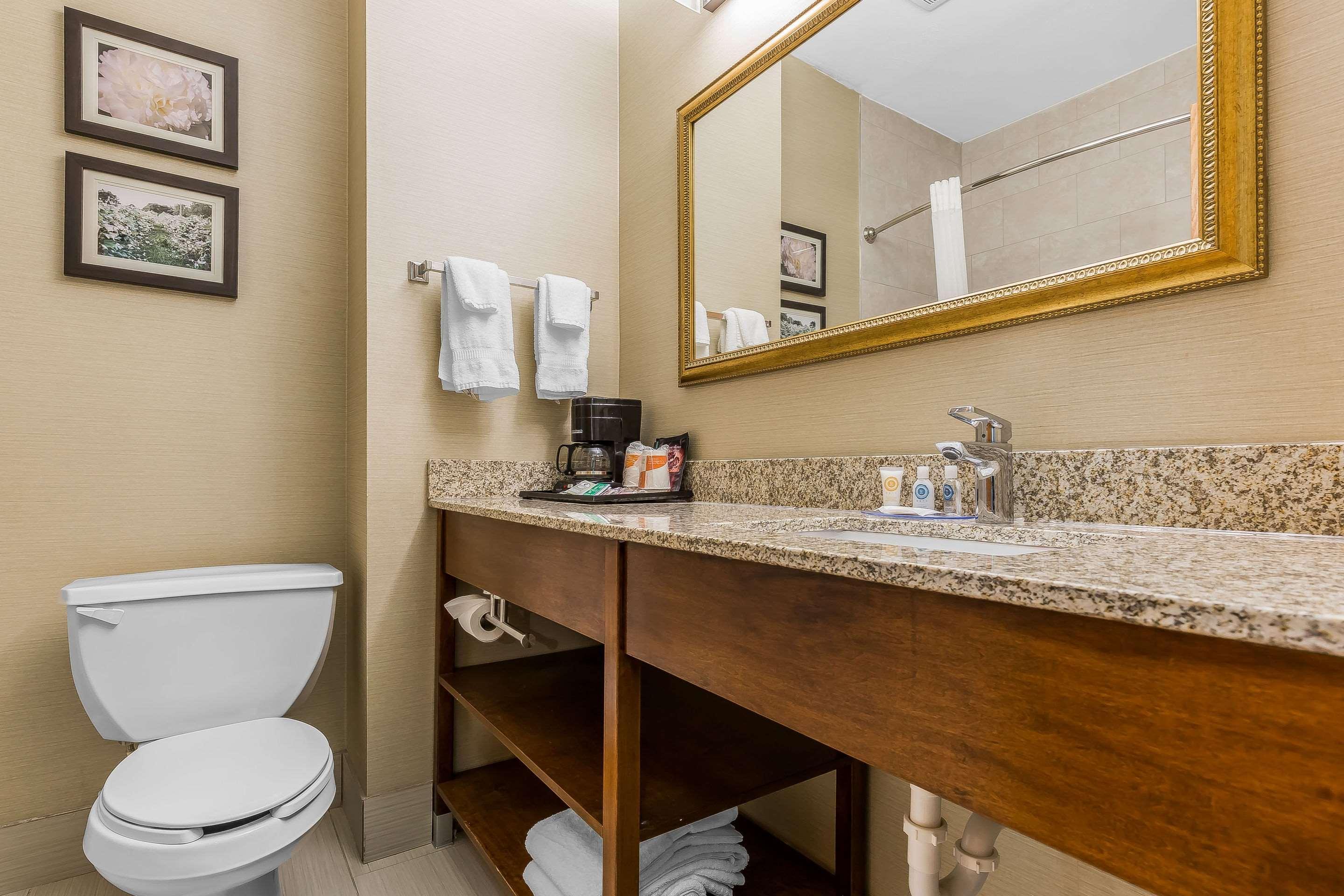 Comfort Inn & Suites Mishawaka-Саут-Бенд Экстерьер фото