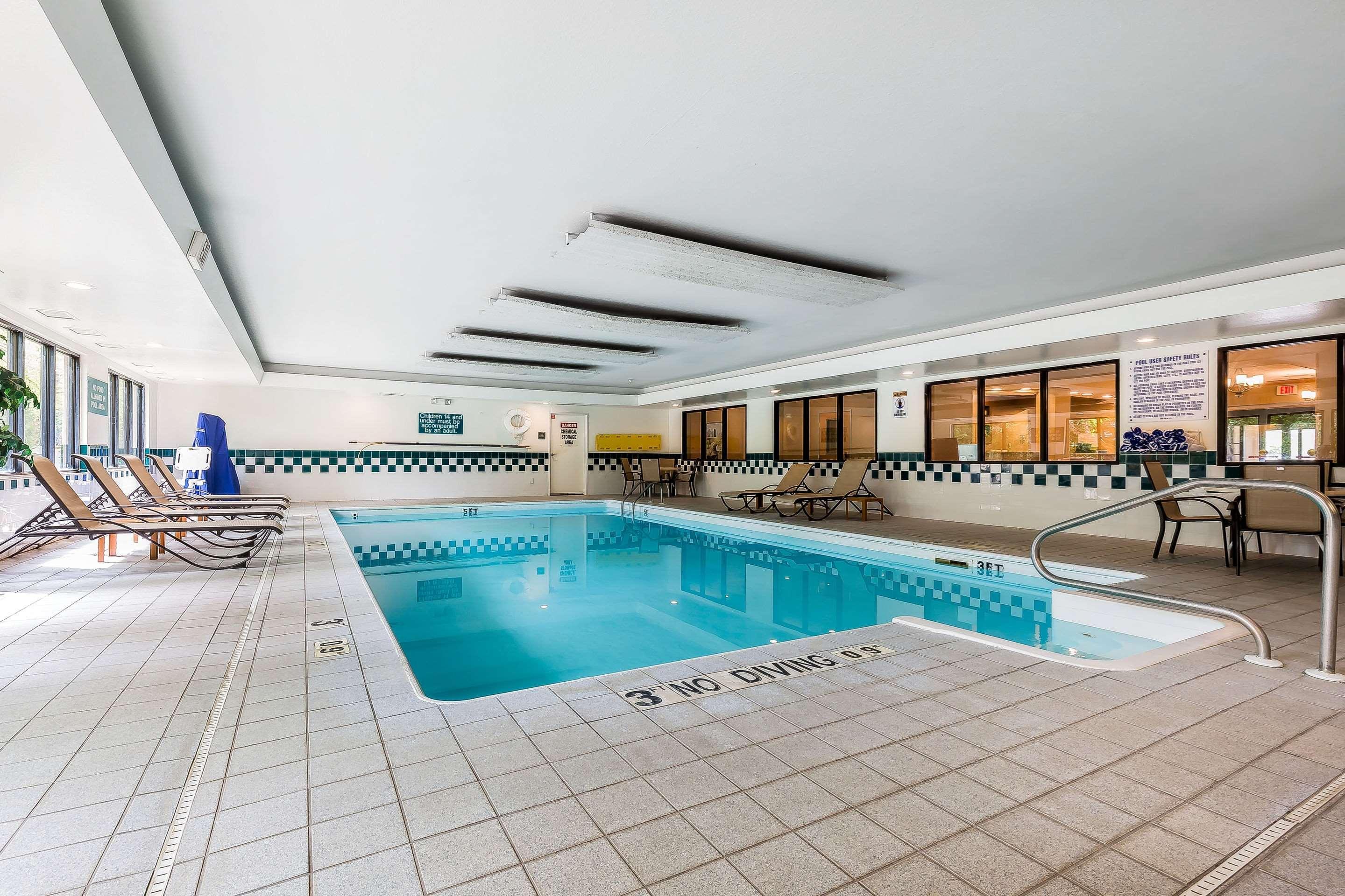 Comfort Inn & Suites Mishawaka-Саут-Бенд Экстерьер фото